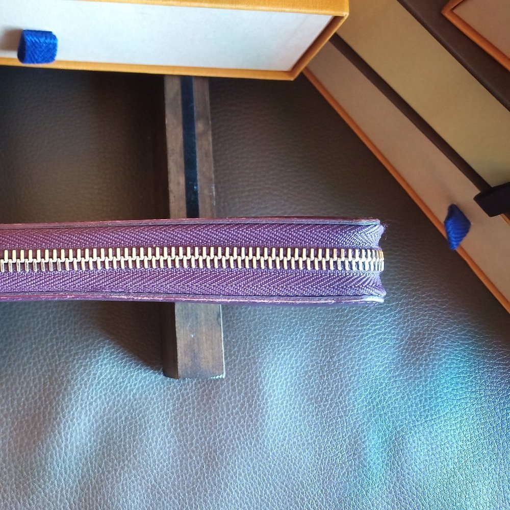 EUC LV Bicolor Cassis/Fuchsia Epi Zippy Long Wallet Full Inclusion! - Picture 12 of 16